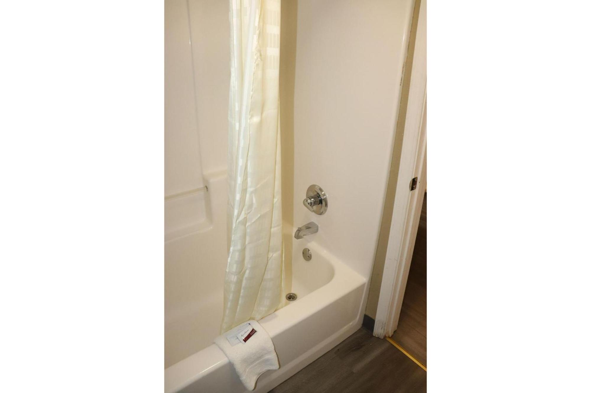 Deluxe Inn & Suites By Oyo Miami Ok Dış mekan fotoğraf