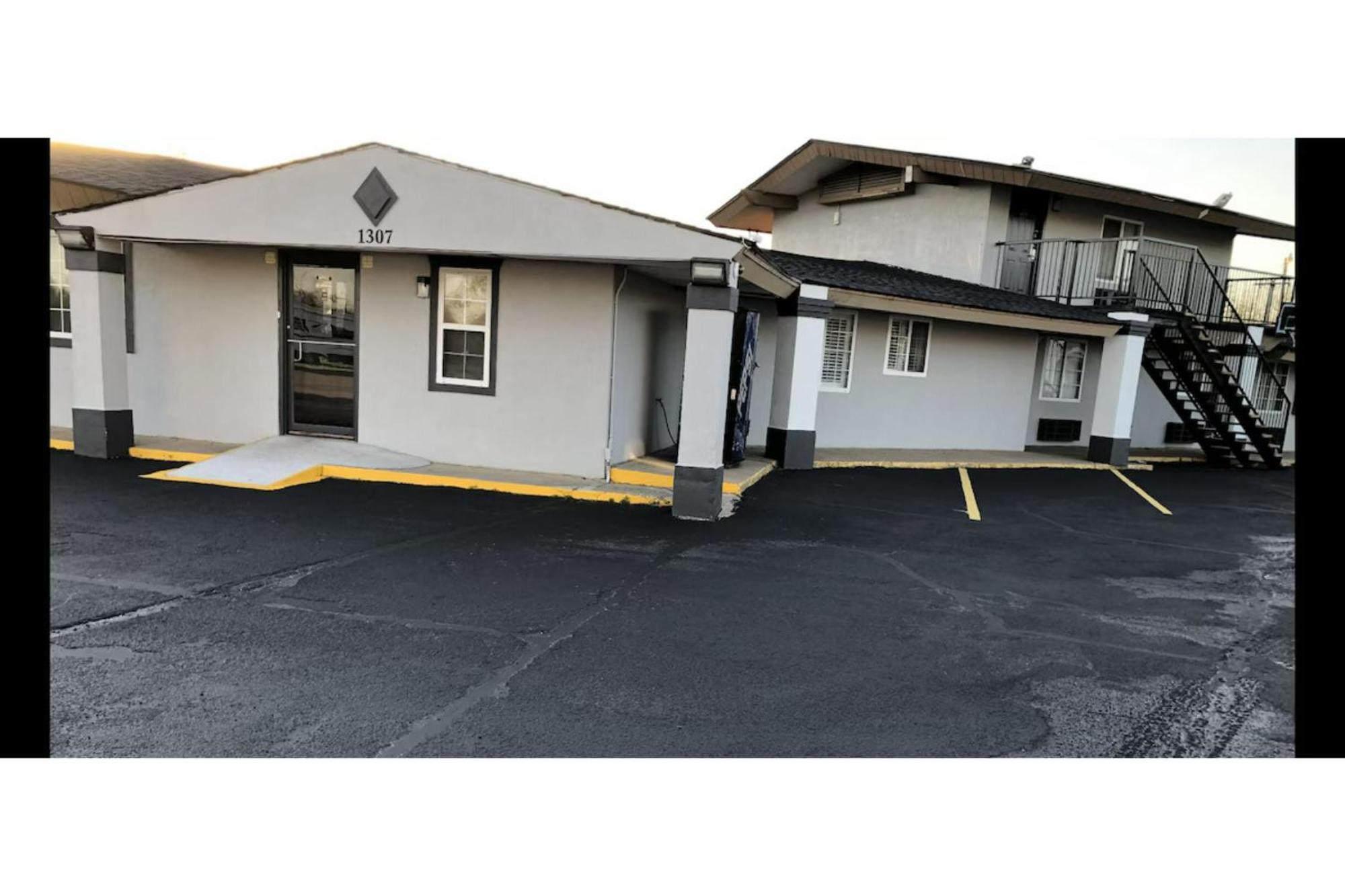 Deluxe Inn & Suites By Oyo Miami Ok Dış mekan fotoğraf